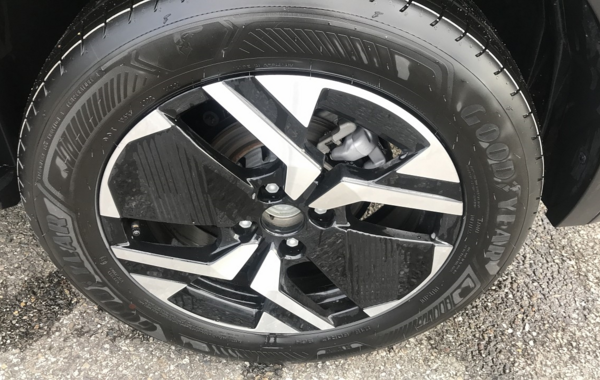 peugeot-2008-1-2-puretech-130ch-s-s-gt-eat8 - 709514713
