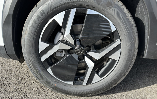 peugeot-2008-1-2-puretech-130ch-s-s-allure-eat8 - 710414713
