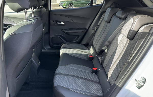 peugeot-2008-1-2-puretech-130ch-s-s-allure-eat8 - 710414713