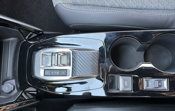 peugeot-2008-1-2-puretech-130ch-s-s-allure-eat8 - 710414713