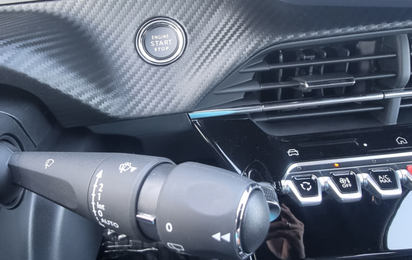 peugeot-2008-1-2-puretech-100ch-s-s-allure - 757454713