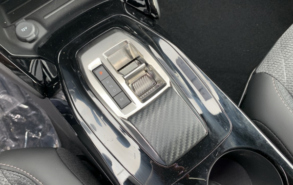 peugeot-2008-1-2-puretech-130ch-s-s-allure-eat8 - 774574713