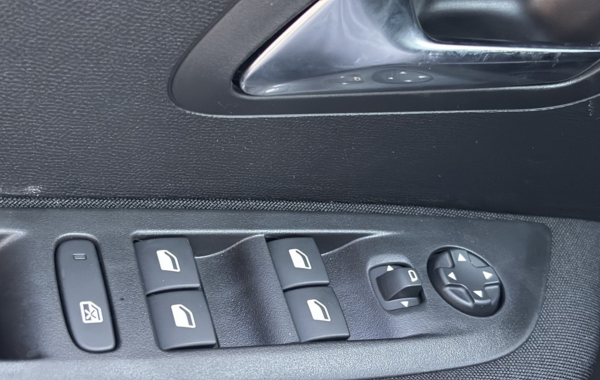 peugeot-208-1-2-puretech-100ch-s-s-active - 782274713