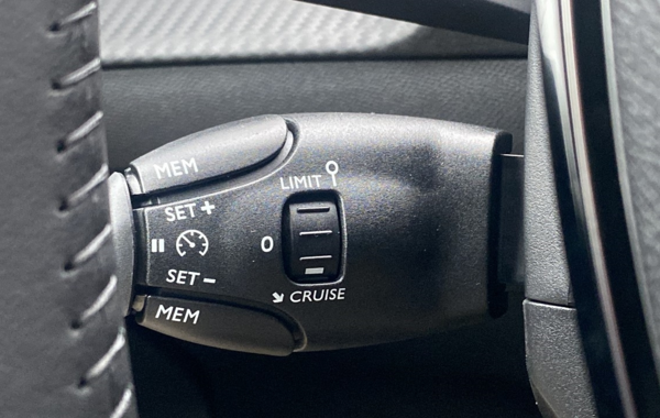 peugeot-208-1-2-puretech-100ch-s-s-allure - 796634713