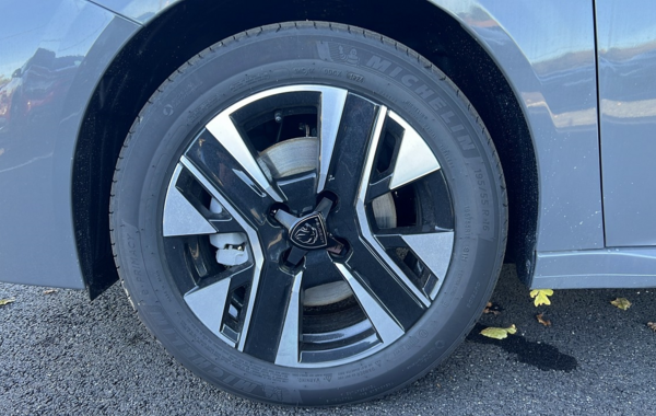 peugeot-208-1-2-puretech-100ch-s-s-allure - 798554713