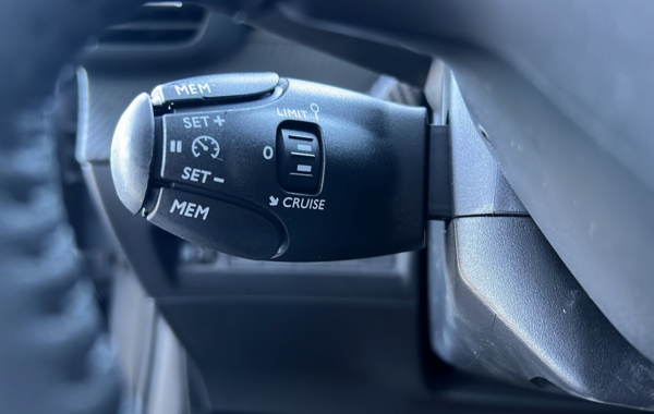 peugeot-208-1-2-puretech-100ch-s-s-allure - 798554713