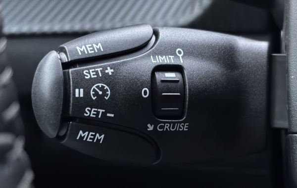 peugeot-208-1-2-puretech-100ch-s-s-allure - 799724713