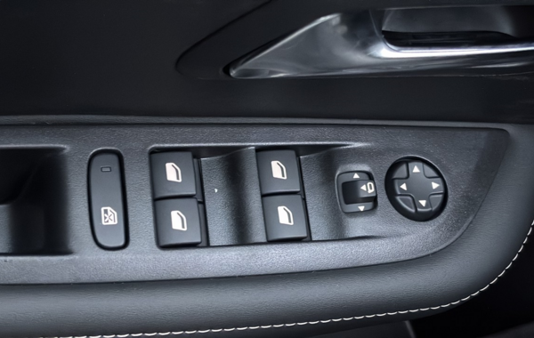 peugeot-208-1-2-puretech-100ch-s-s-allure - 799764713