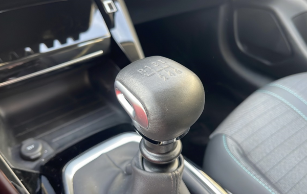 peugeot-208-1-2-puretech-100ch-s-s-allure - 808234713