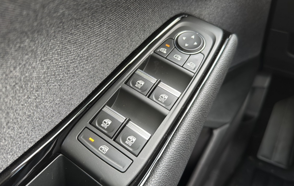 renault-austral-1-3-tce-mild-hybrid-160ch-evolution-auto-24 - 823864713