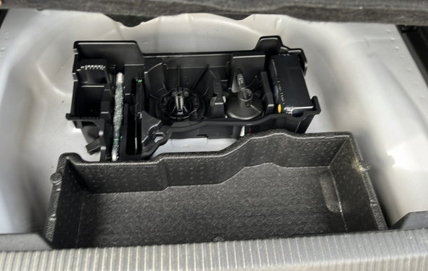 peugeot-2008-1-2-puretech-130ch-s-s-allure-eat8 - 828404713