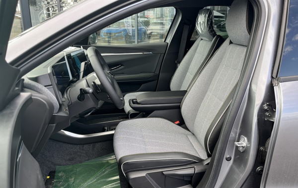 renault-scenic-v-e-tech-electric-170ch-techno-autonomie-confort-24 - 835884713