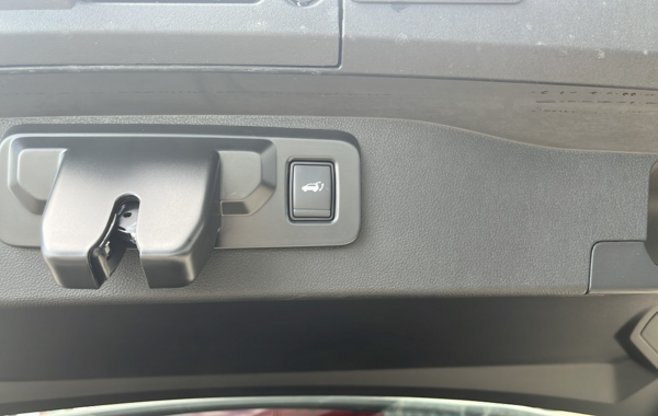renault-scenic-v-e-tech-electric-170ch-techno-autonomie-confort-24 - 835884713