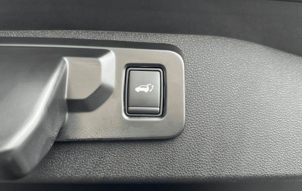 renault-scenic-v-e-tech-electric-170ch-techno-autonomie-confort-24 - 835894713