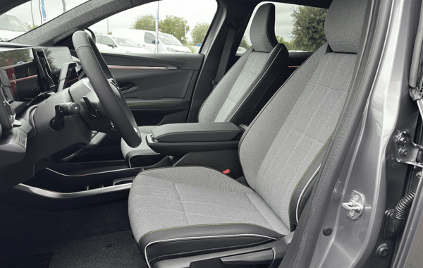 renault-scenic-v-e-tech-electric-170ch-techno-autonomie-confort-24 - 835894713