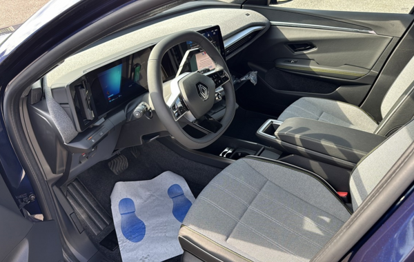 renault-scenic-v-e-tech-electric-170ch-techno-autonomie-confort-24 - 835944713