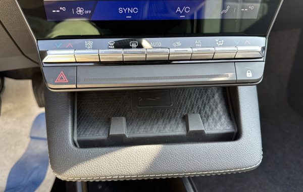 renault-scenic-v-e-tech-electric-170ch-techno-autonomie-confort-24 - 835944713