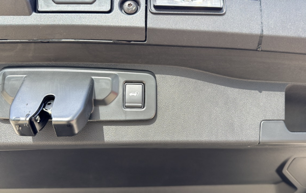 renault-scenic-v-e-tech-electric-170ch-techno-autonomie-confort-24 - 835944713