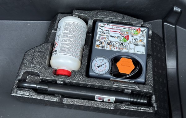 renault-scenic-v-e-tech-electric-170ch-techno-autonomie-confort-24 - 835954713