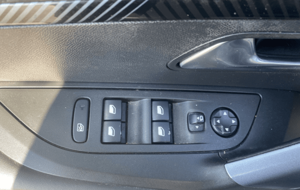 peugeot-2008-1-2-puretech-130ch-s-s-allure - 838664713