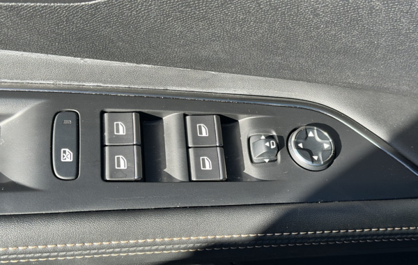 peugeot-3008-1-2-puretech-130ch-s-s-gt-eat8 - 846854713