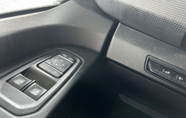 renault-trafic-iii-combi-l2-2-0-blue-dci-150ch-s-s-zen-9-places - 859974713