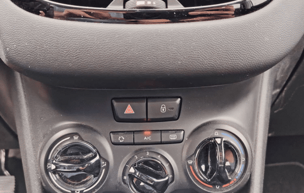 peugeot-208-affaire-1-2-puretech-82ch-s-s-premium-pack-euro6c - 878084713