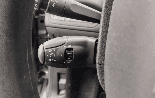 peugeot-208-affaire-1-2-puretech-82ch-s-s-premium-pack-euro6c - 878084713