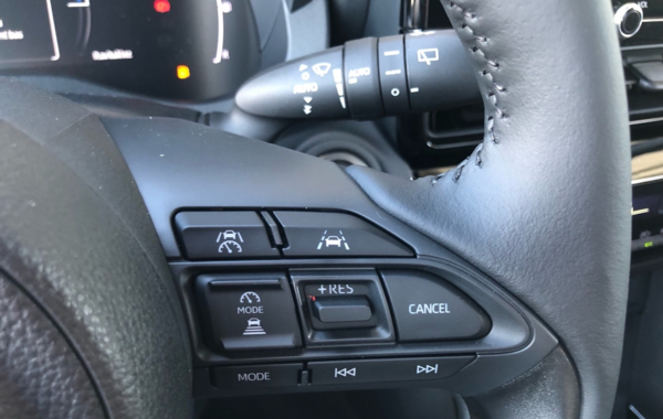 toyota-yaris-cross-130h-design-my25 - 883674713