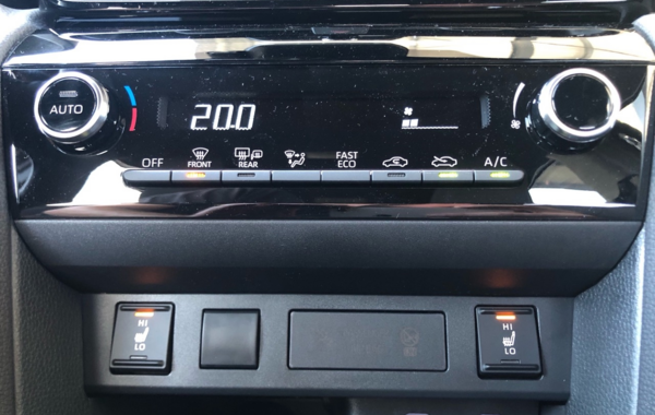 toyota-yaris-cross-130h-design-my25 - 883674713