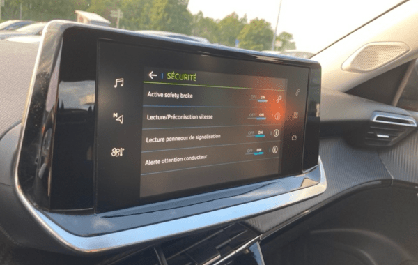 peugeot-2008-e-2008-136ch-active - 884274713