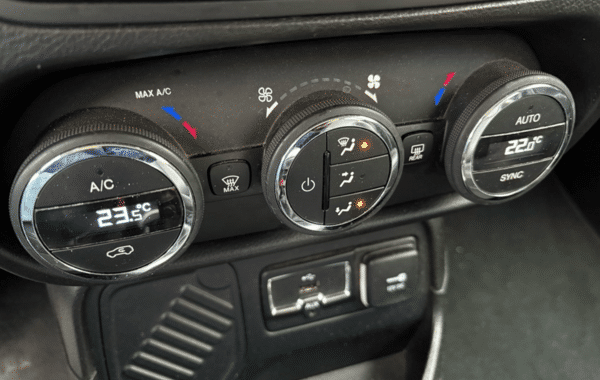 jeep-renegade-1-6-multijet-s-s-120ch-limited - 884514713