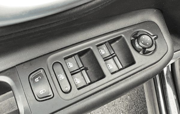 jeep-renegade-1-6-multijet-s-s-120ch-limited - 884514713