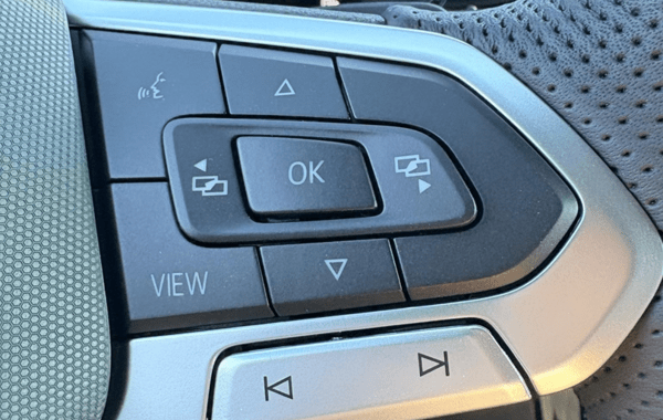 volkswagen-t-roc-2-0-tdi-150ch-r-line-dsg7 - 895844713