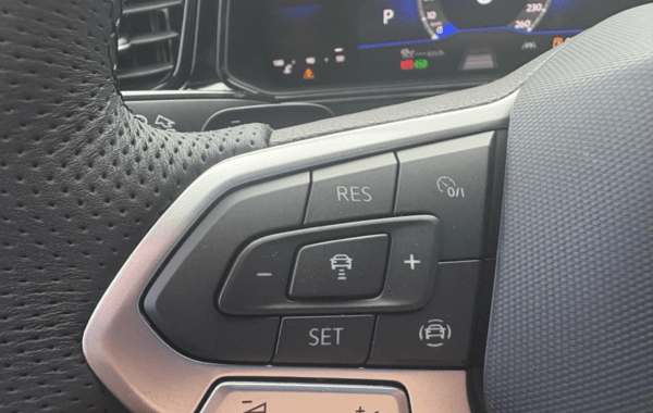 volkswagen-t-roc-2-0-tdi-150ch-r-line-dsg7 - 895904713