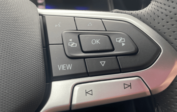 volkswagen-t-roc-2-0-tdi-150ch-r-line-dsg7 - 899124713