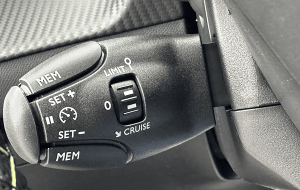 peugeot-2008-1-2-hybrid-145ch-gt-e-dcs6 - 903244713