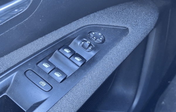 peugeot-3008-1-2-puretech-130ch-active-business-s-s-eat6 - 904414713