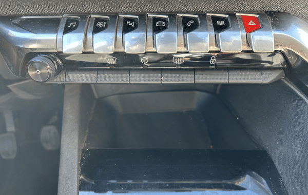 peugeot-3008-1-2-puretech-130ch-s-s-allure - 907344713