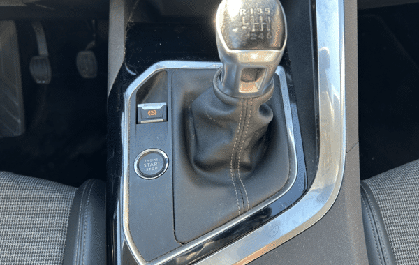 peugeot-3008-1-2-puretech-130ch-s-s-allure - 907344713