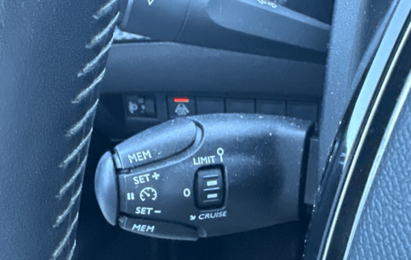 peugeot-2008-e-2008-136ch-allure - 909304713