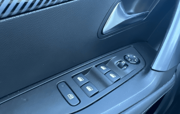 peugeot-2008-e-2008-136ch-allure - 909304713