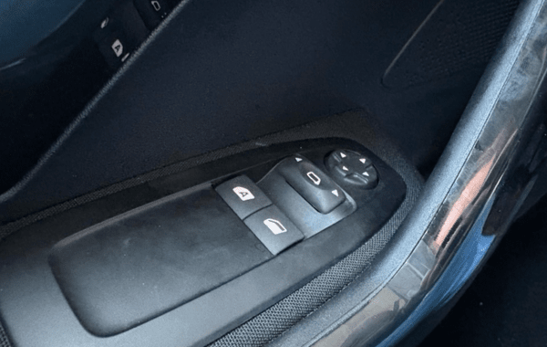 peugeot-208-affaire-1-2-puretech-82ch-s-s-premium-pack-euro6c - 913374713