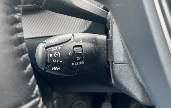 peugeot-208-1-2-puretech-100ch-s-s-style - 923754713