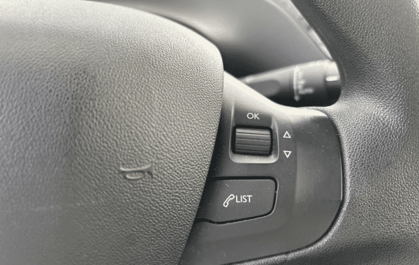 peugeot-208-affaire-1-2-82ch-s-s-premium-pack-euro6c - 937734713