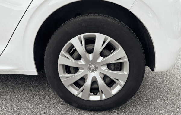 peugeot-208-affaire-1-2-82ch-s-s-premium-pack-euro6c - 937734713