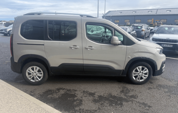 peugeot-rifter-1-5-bluehdi-130ch-s-s-standard-allure-pack - 942474713