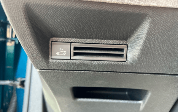 peugeot-5008-hybrid-145ch-gt-e-dcs6 - 943584713