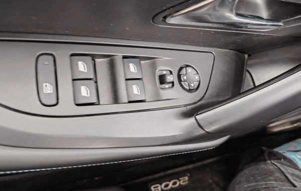 peugeot-2008-1-5-bluehdi-130ch-s-s-allure-pack-eat8-125g - 945764713