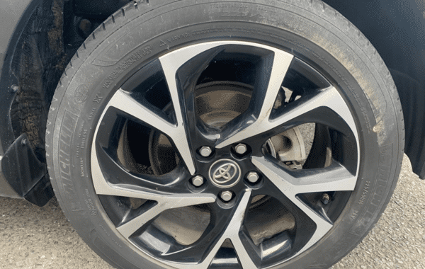 toyota-c-hr-122h-graphic-2wd-e-cvt - 947914713